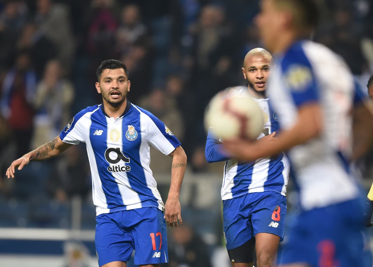 Jesús Corona: el Tecatito llega de ser baja del Porto en la Champions por forzar una amarilla en la fase de grupos. Seguramente tenga minutos el sábado en la Liga NOS ante Vitoria Setúbal.