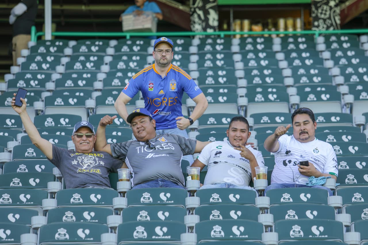 Así se vivió el ambiente previo al juego de Vuelta de las Semifinales de la Liga Campeones de la Concacaf en el Estadio Corona, en Torreón, Coahuila, entre Santos Laguna y Tigres de la UANL.