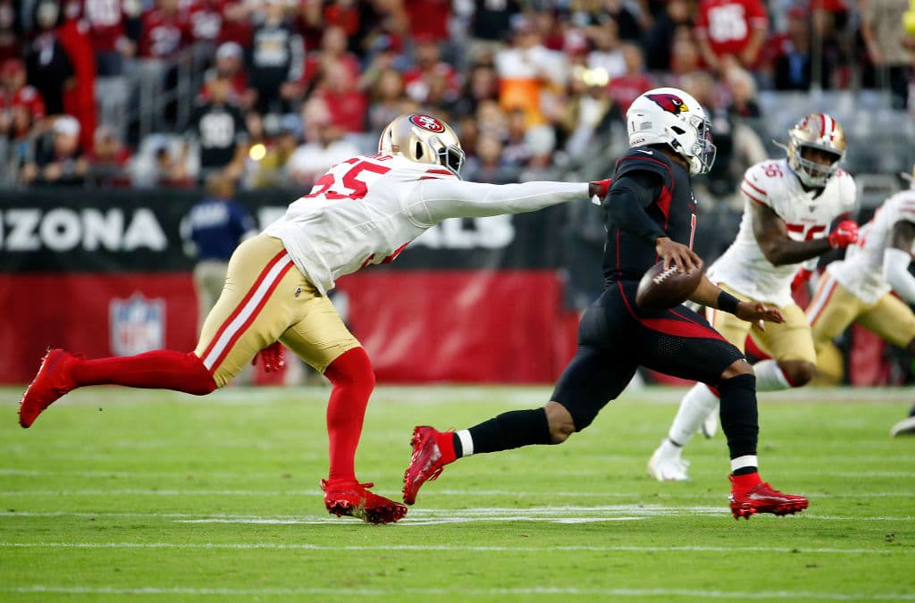Los 49ers se confirman como candidatos al título, vencen 28-25 a los Cardinals que al final complicaron al equipo de Garoppolo.