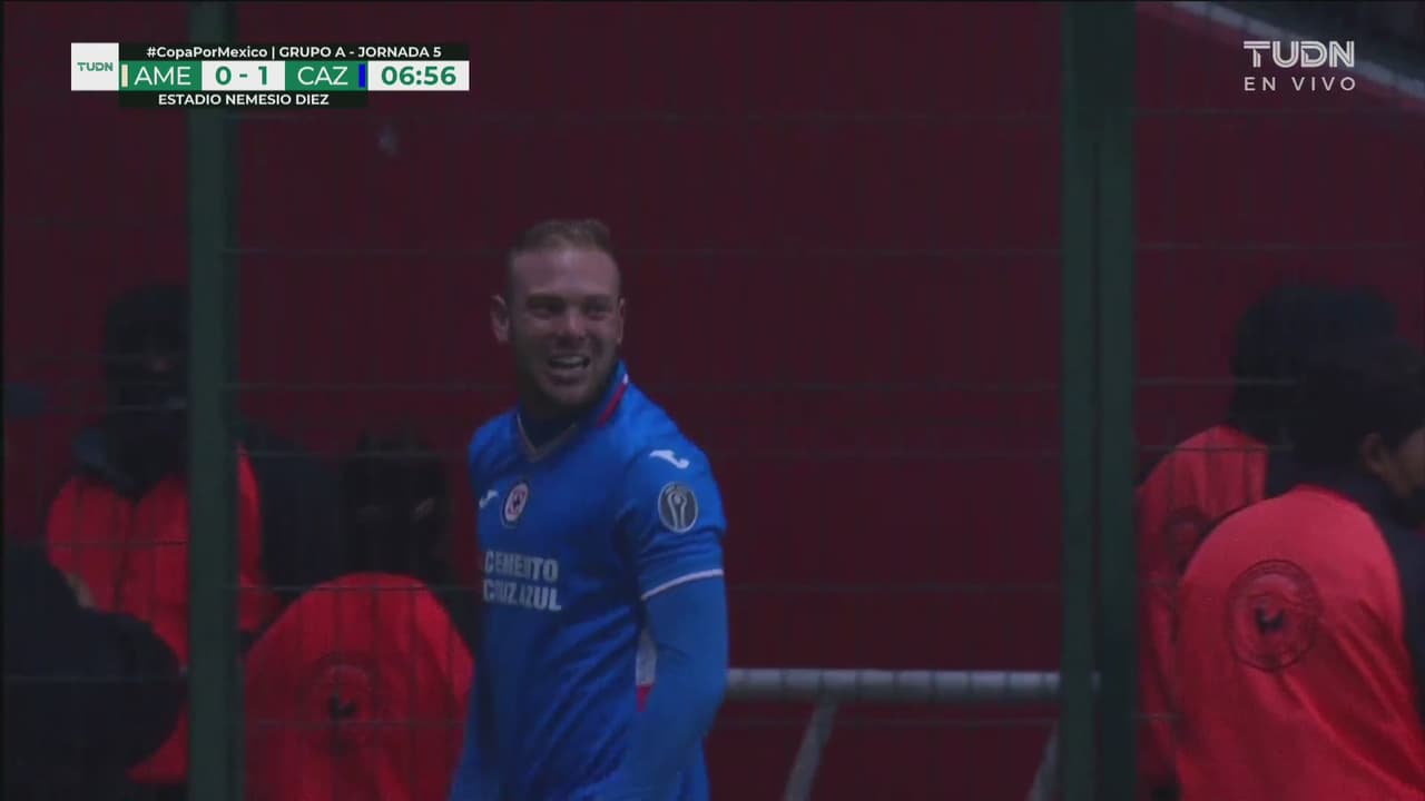 ¡Qué velocidad! Rotondi cruza su disparo para el 0-1 de Cruz Azul