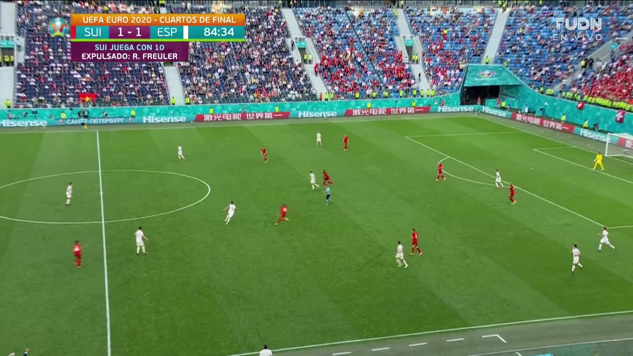 ¡TIRO ATAJADO! disparo por Gerard Moreno Balagueró.