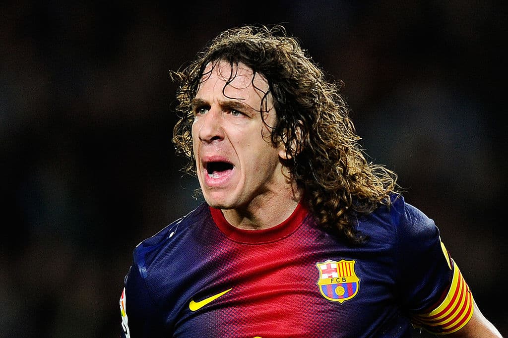 Carles Puyol, defensor del Barça, no podía quedarse fuera. Fue campeón de la UEFA Champions League con el Barcelona en 2006, 2009 y 2011, así como en la Euro 2008 y en 2010 fue campeón del mundo con España, sin duda una piedra angular en su equipo.