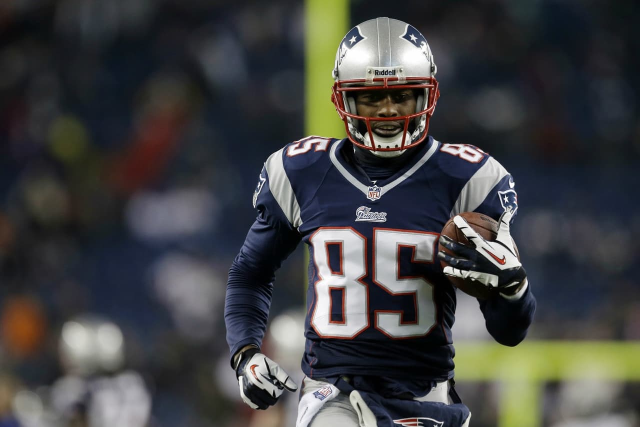 <b>Brandon Lloyd</b> jugó para los Patriots solamente en 2012, donde acumuló 74 recepciones para 911 yardas. Se retiró al año siguiente con los 49ers, el equipo en el que militó en sus primeras tres campañas.