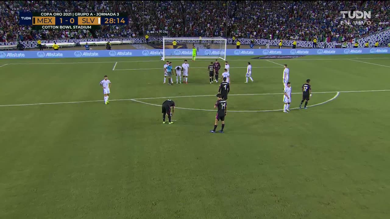 ¡TIRO ATAJADO! disparo por Alfredo Talavera.