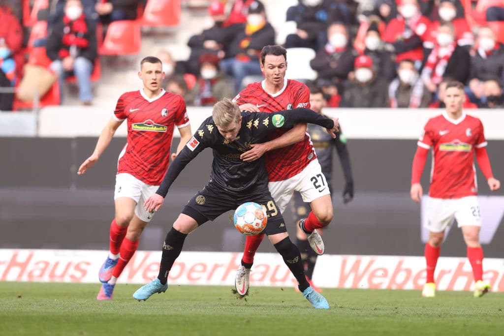 Bochum agarra distraido al Bayern Munich y los golean 4-2, Borussia Moenchengladbach hace su partido y vencen 3-2 al Augsburg, Eintracht Frankfurt echa a perder la ventaja de la localía y caen 0-2 con el Wolfsburg, Greuther Furth logra imponerse 2-1 al Hertha Berlín y Freiburg y Mainz cierran con un entretenido empate 1-1.