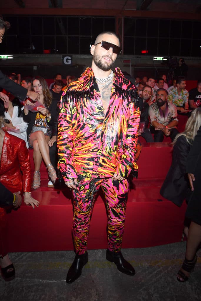 Como es de costumbre, las inmediaciones de sus hoteles siempre se inundaban con los fans del cantante.
<br>