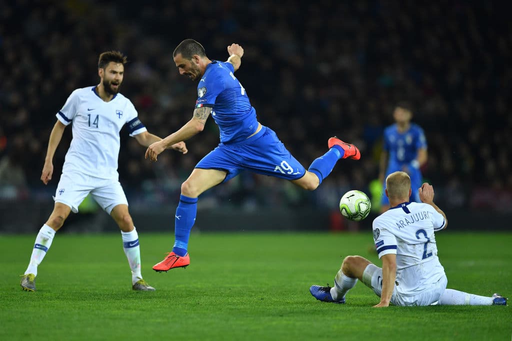 Al verse en desventaja, Finlandia comenzó a mejorar e incluso estuvo cerca de marcar el gol del empate.