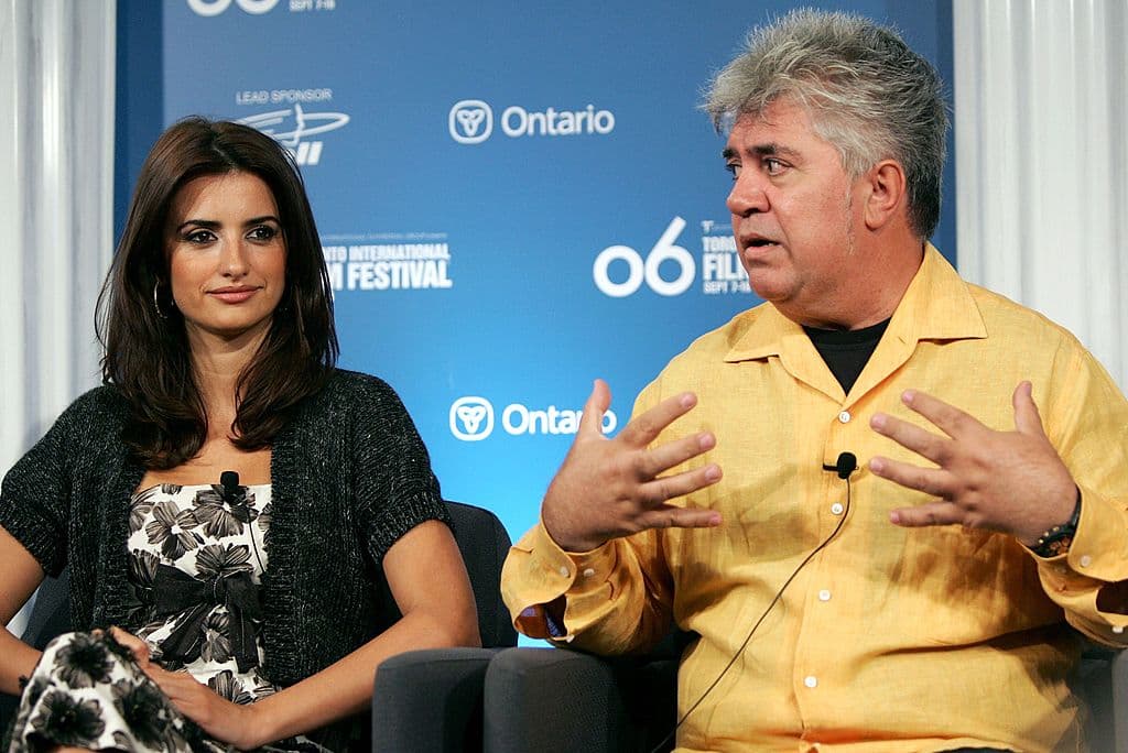 Cruz ha compartido en sus redes sociales tres cambios de look en menos de un mes.