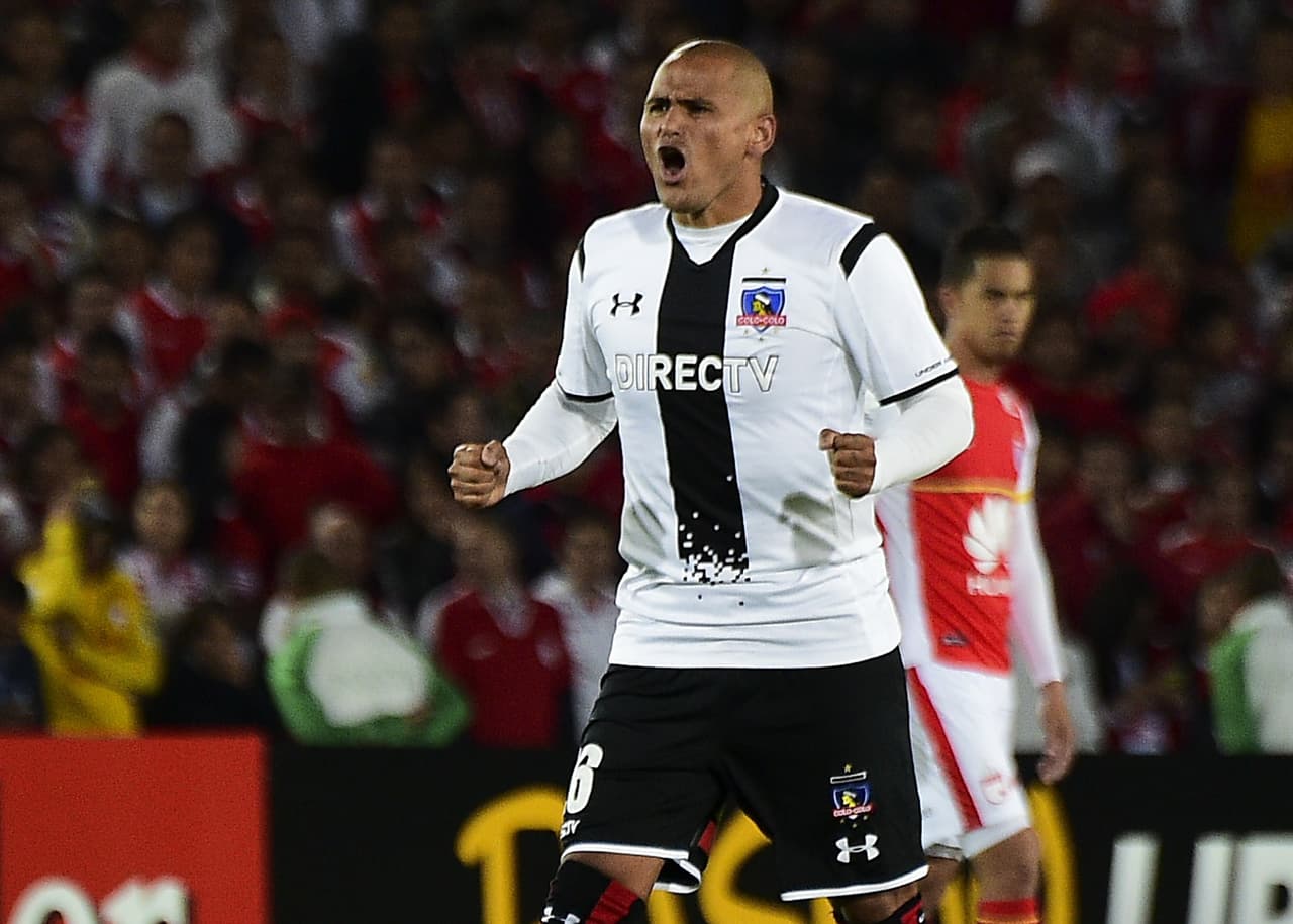 Santos podría cerrar a Humberto Suazo que no salió de buena forma en el fútbol de Chile.