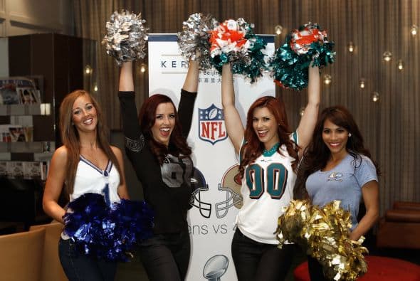 Las cheerleaders no sólo son las encargadas de animar a su equipo, ellas son bellas por dentro y fuera, así que una de sus múltiples labores también es apoyar a las causas nobles, así como a varios eventos sociales.