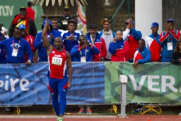 El cubano Guillermo Martínez hizo valer su condición de favorito y se consagró en el lanzamiento de jabalina de los Juegos Centroamericanos y del Caribe Veracruz 2014, en la que fue la última prueba de campo en el estadio 'Heriberto Jara Corona' de Xalapa en esta justa. (Foto: veracruz2014.mx).