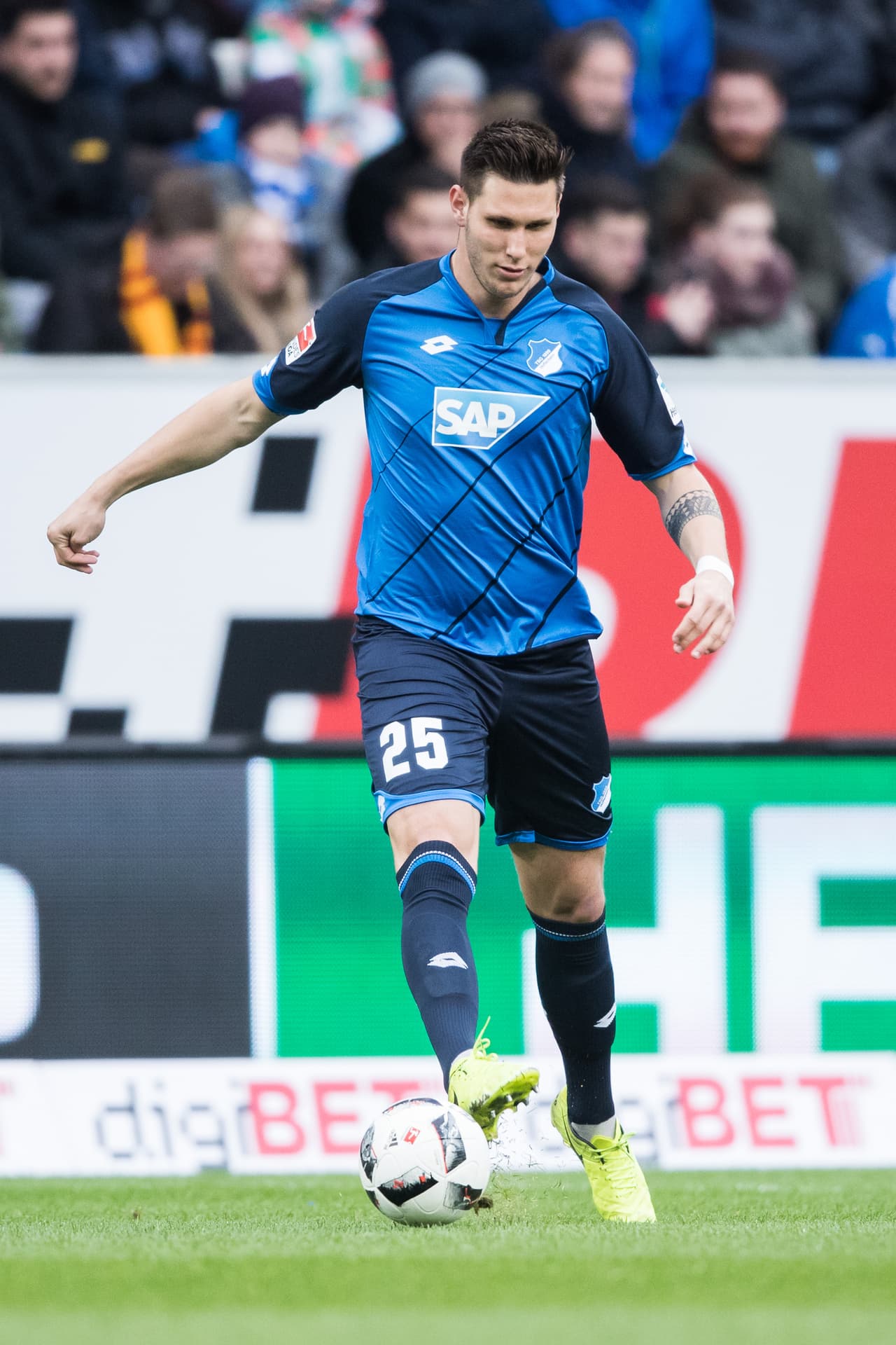 Niklas Süle fue llamado a la selección de Alemania que ganó la Copa Confederaciones, por su gran nivel con el Hoffenheim.