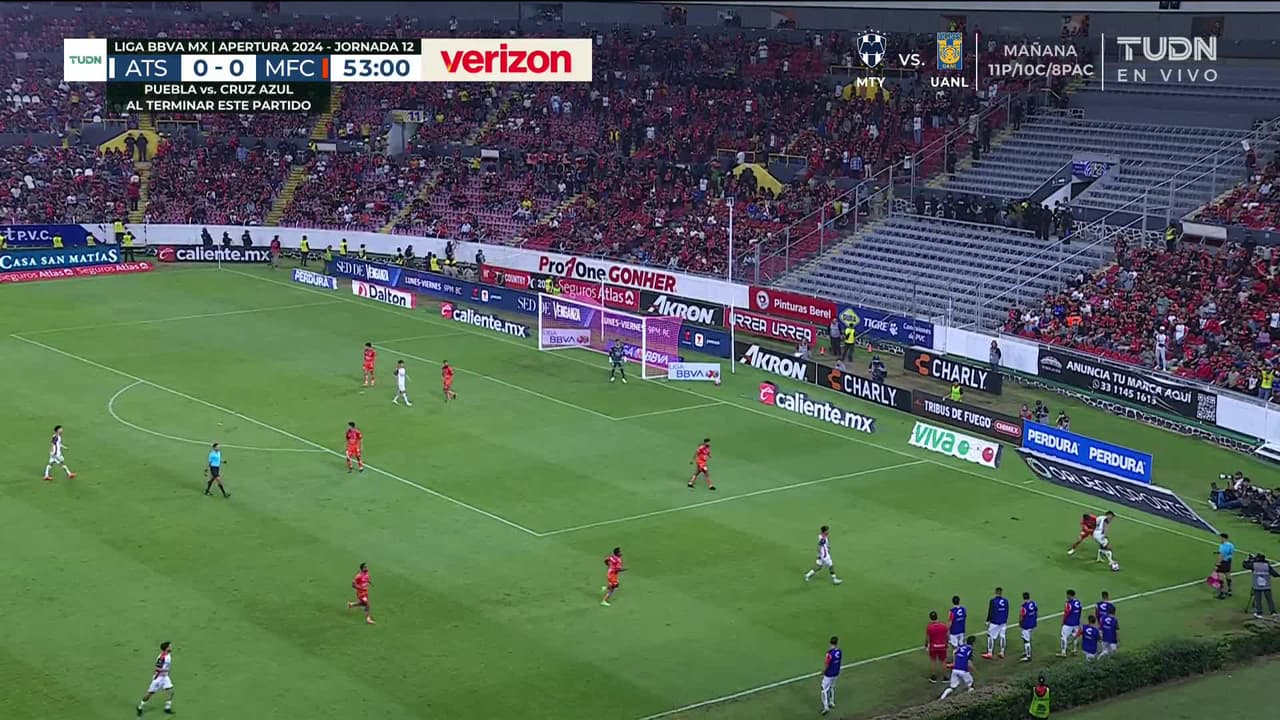 ¡TIRO ATAJADO! disparo por José Lozano.