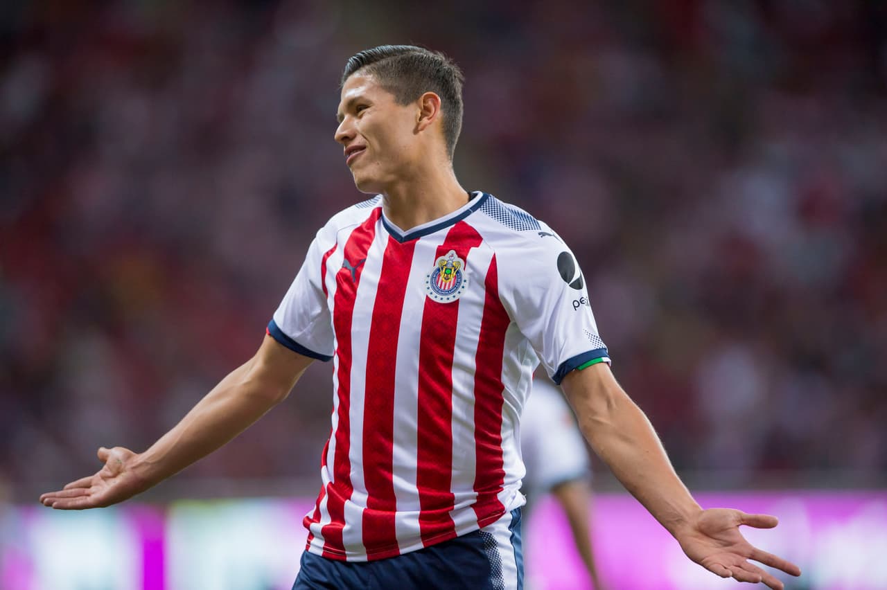 Action photo during the match Chivas vs Veracruz, corresponding to Day 14 of the Closing Tournament 2018 of Liga BBVA Bancomer, at the Akron Stadium, Foto de acción durante el partido Chivas vs Veracruz, Correspondiente a la Jornada 14 del Torneo Clausura 2018 de la Liga BBVA Bancomer, en el Estadio Akron, en la foto: José Godínez Action photo during the match Chivas vs Veracruz, corresponding to Day 14 of the Closing Tournament 2018 of Liga BBVA Bancomer, at the Akron Stadium, Foto de acción durante el partido Chivas vs Veracruz, Correspondiente a la Jornada 14 del Torneo Clausura 2018 de la Liga BBVA Bancomer, en el Estadio Akron, en la foto: José Godínez