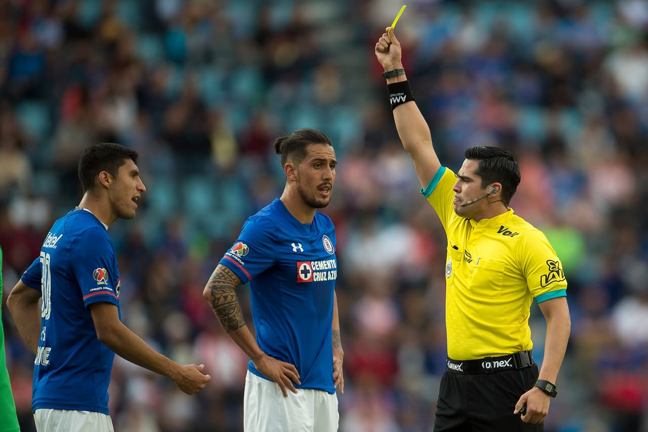 Alejandro Funk villafañe requirió de siete tarjetas de amonestación para mantener las riendas del encuentro.