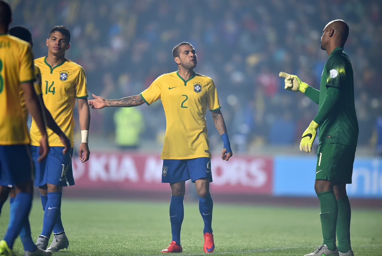 Los compromisos de Brasil son ante Costa Rica y Estados Unidos, Rafinha recibió su primera convocatoria pero principalmente habrá que seguir a Neymar que en la pasada Copa América salió por la puerta trasera.