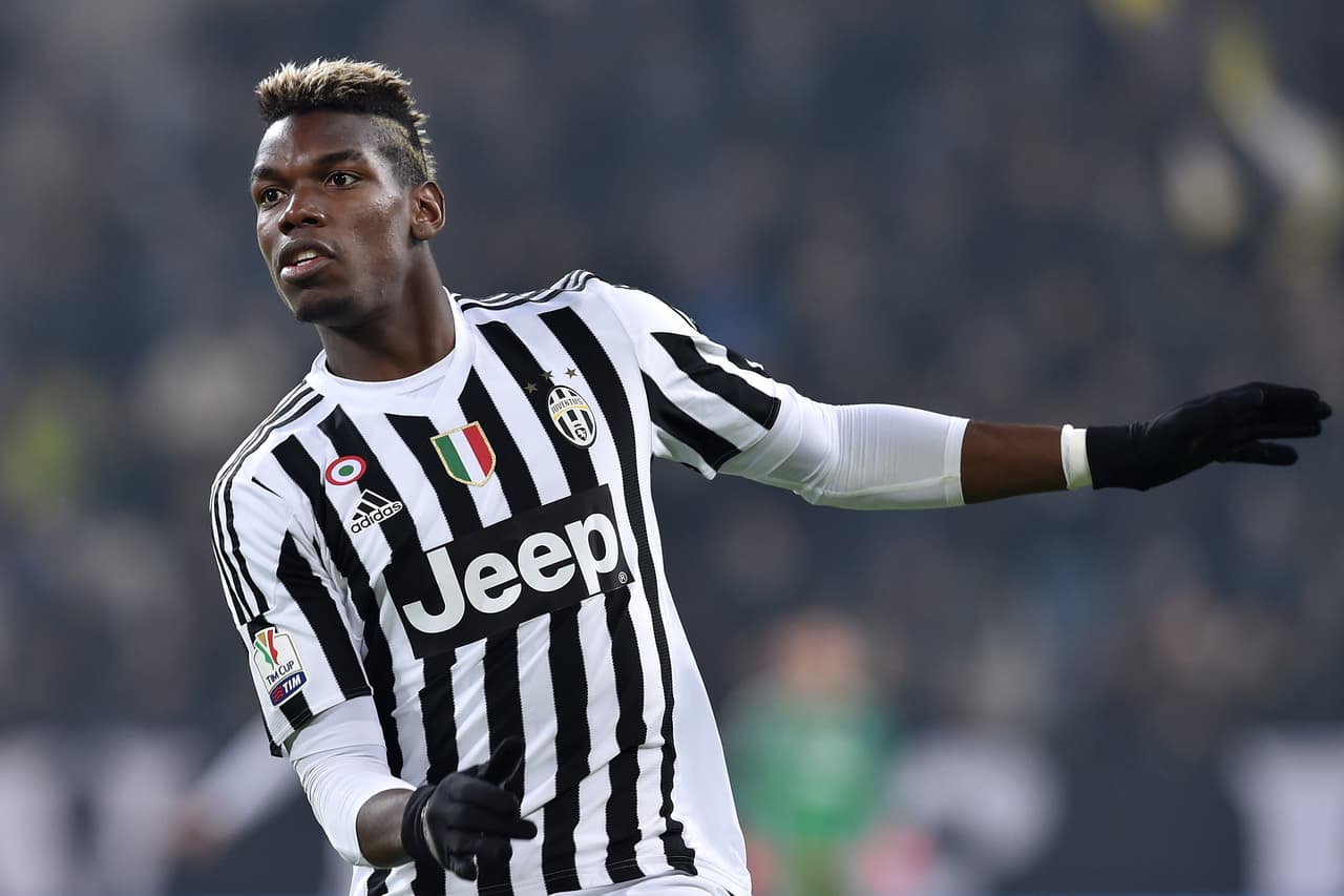 Paul Pogba sonó para reforzar al Real Madrid. La opción del francés, lejos de caer en el olvido resurge con fuerza con la llegada de Zidane al timón madridista. El crack de la Juventus tiene novias en toda Europa, siempre lo ha querido el Barça pero el Madrid con ‘Zizou’ podría inclinar la balanza. En Francia aseguran que el propio ex ‘10’ galo está llevando las negociaciones para hacerse con los servicios de su compatriota este verano.