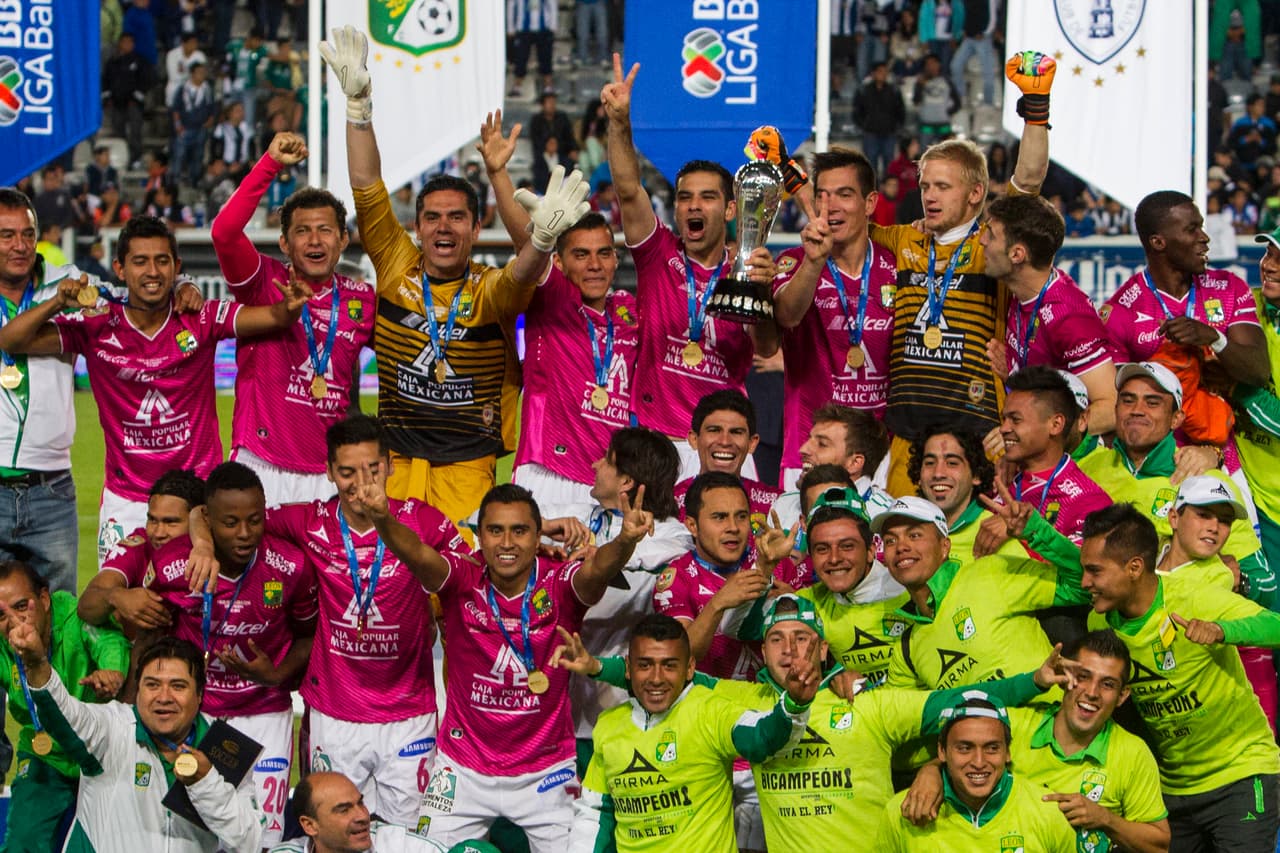 León ha sido el único equipo en estos últimos torneos en celebrar dos títulos consecutivos, logro que no ha podido repetir hasta el momento.