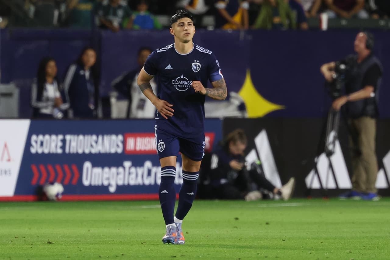 Delantero: Alan Pulido (Sporting Kansas City)