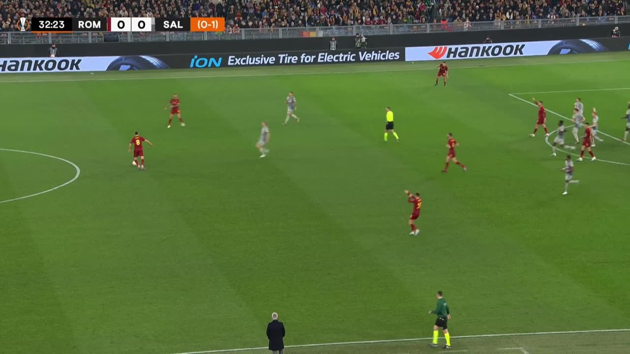 ¡GOL!  anota para AS Roma. Andrea Belotti