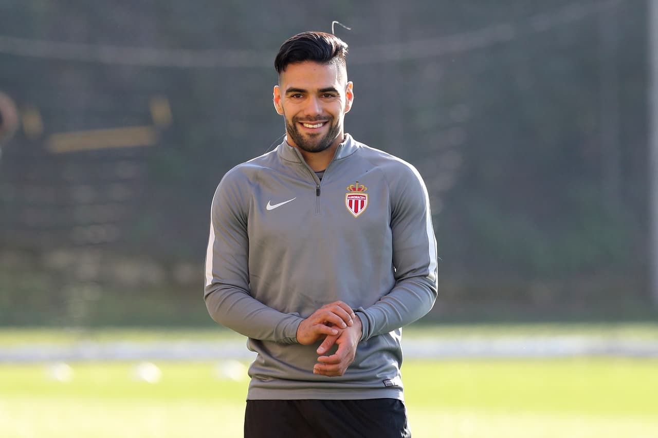Falcao García (A.S. Monaco) - El 'Tigre' debutó en la segunda división de Colombia con 13 años jugando para Lanceros Boyacá (hoy Patriotas), sin embargo su momento en River Plate fue el que lo impulso a Europa. Es el goleador histórico de la selección 'cafetera'.