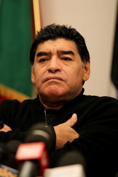 En Argentina se han mencionado rumores de que sostuvo una relación con Cris Miró, un travesti que falleció en 1991 por problemas en los pulmones tras contraer el virus del VIH.