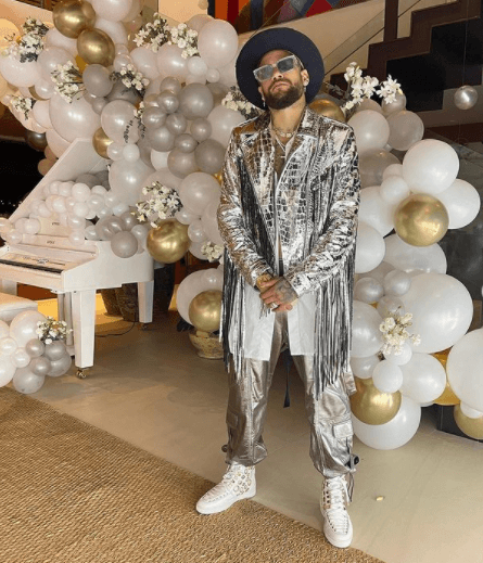 El futbolista brasileño hizo una fiesta con familiares y amigos para recibir el 2021.