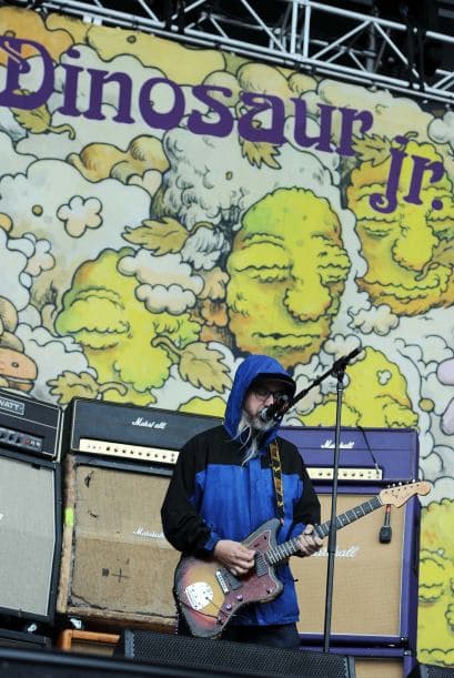 Canciones como de la banda The Velvet Underground, rock neopsicodélico con The Brian Jonestown Massacre, el rock alternativo de Dinosaur Jr., música de Iggy Pop, Pixies y The Stones Roses. Toda una cátedra musical nos podría dar el centrocampista del Real Madrid.