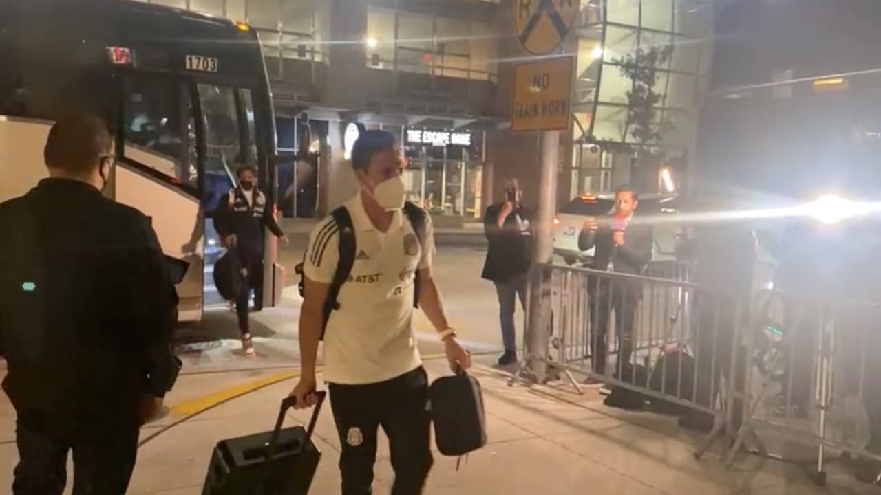 El Tri ya está en Austin; Galdames y Flores viajaron por separado