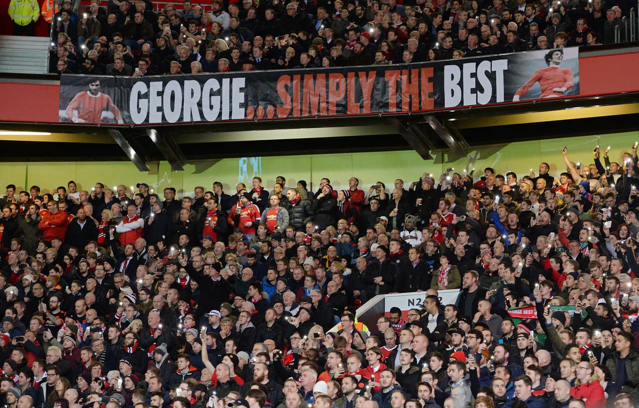 Homenaje a George Best en Old Trafford.