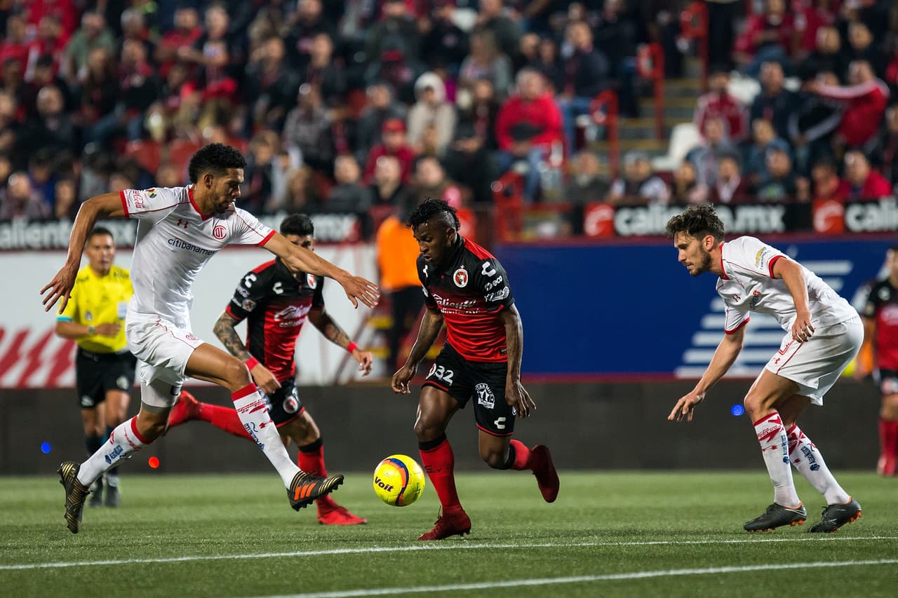 El duelo resultó de un dominio pleno de los locales que sabían que para estar en la Fiesta Grande debían ganar a como diera lugar.