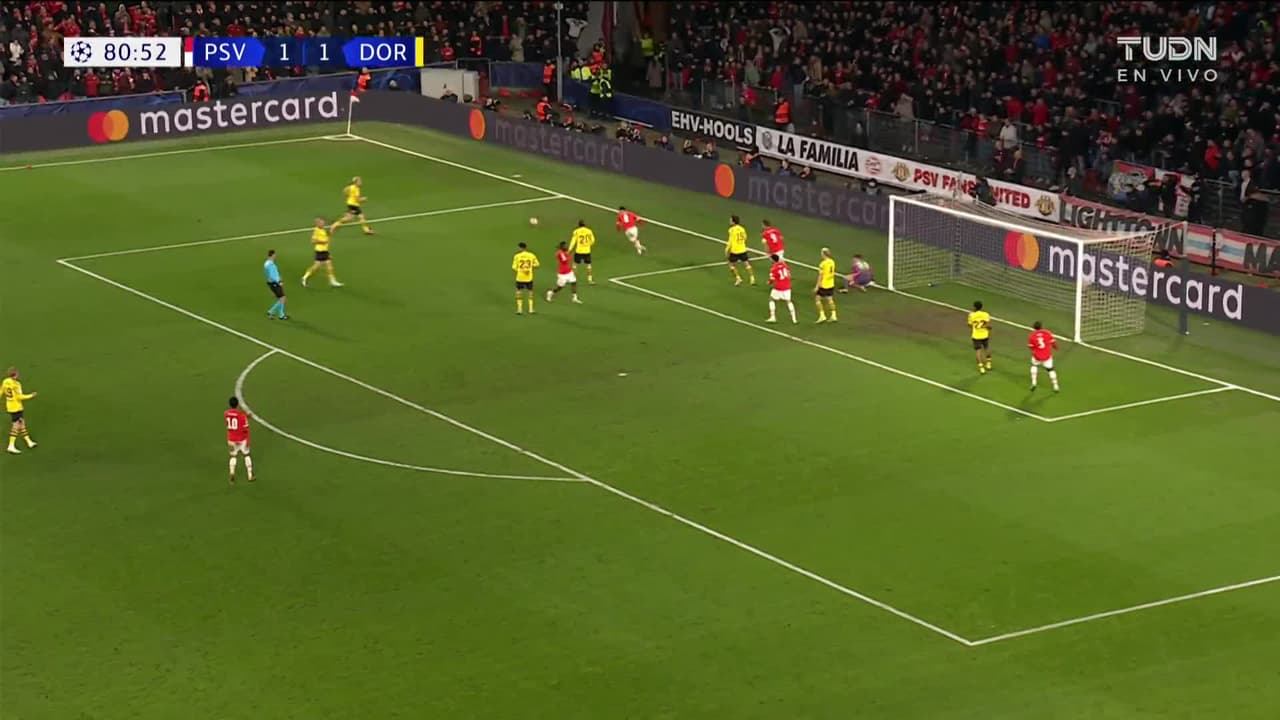 ¡TIRO ATAJADO! disparo por Sergiño Dest.