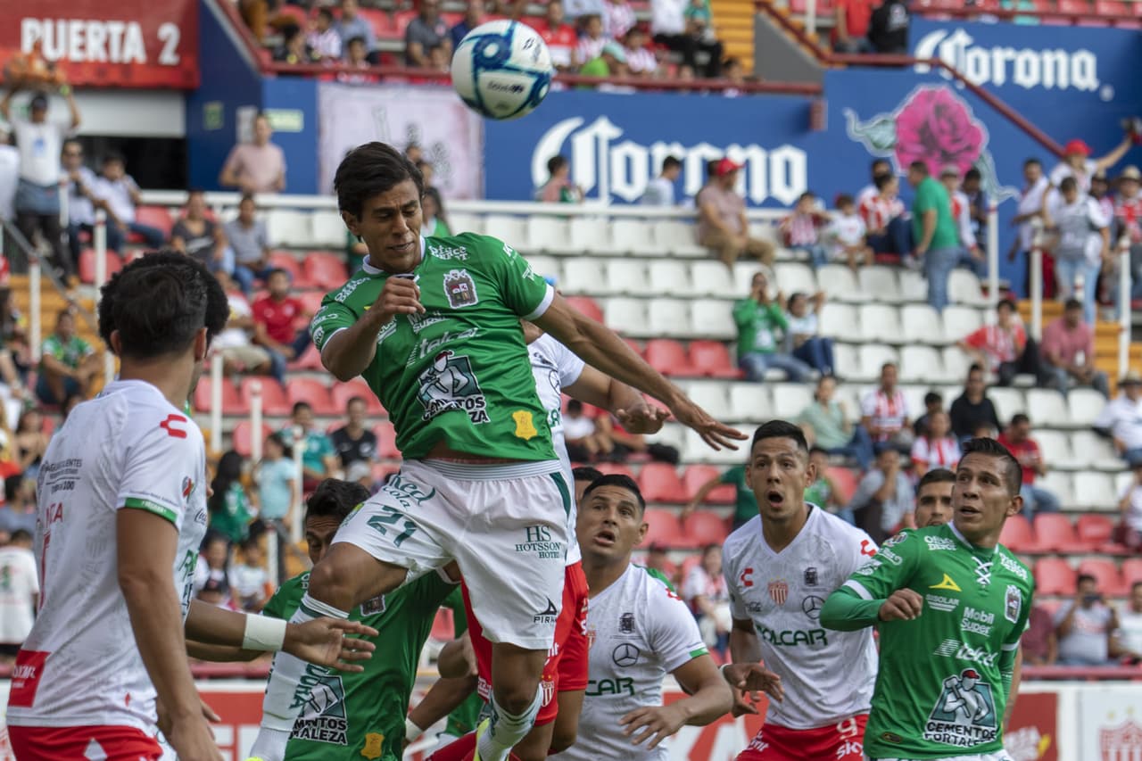 Ismael Sosa abrió el marcador al minuto19 tras gran jugada de J.J. Macías.