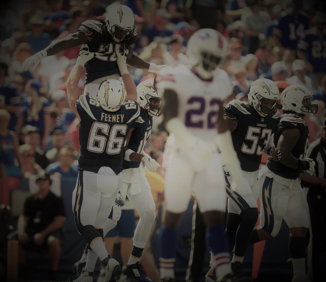 Generalmente cuando un deportista se retira lo anuncia en una rueda de prensa o se despide de sus compañeros. Pero Vontae Davis (22) decidió este domingo hacerlo de un modo 'diferente'.