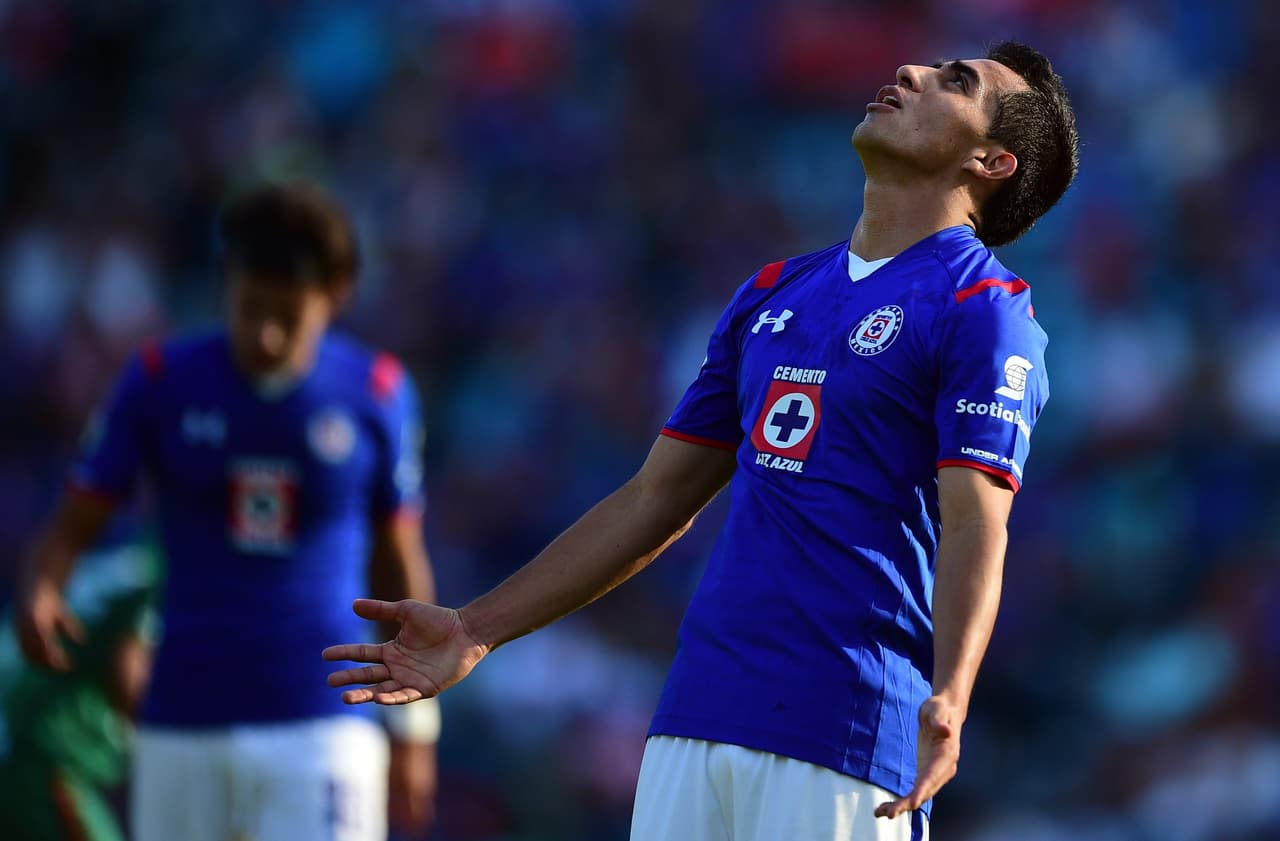 El primero de ellos es el de siempre, Cruz Azul, la gente ya no cree en los discursos de directiva y cuerpo técnico y se ha convertido en una escuadra que hasta no ver no creer.