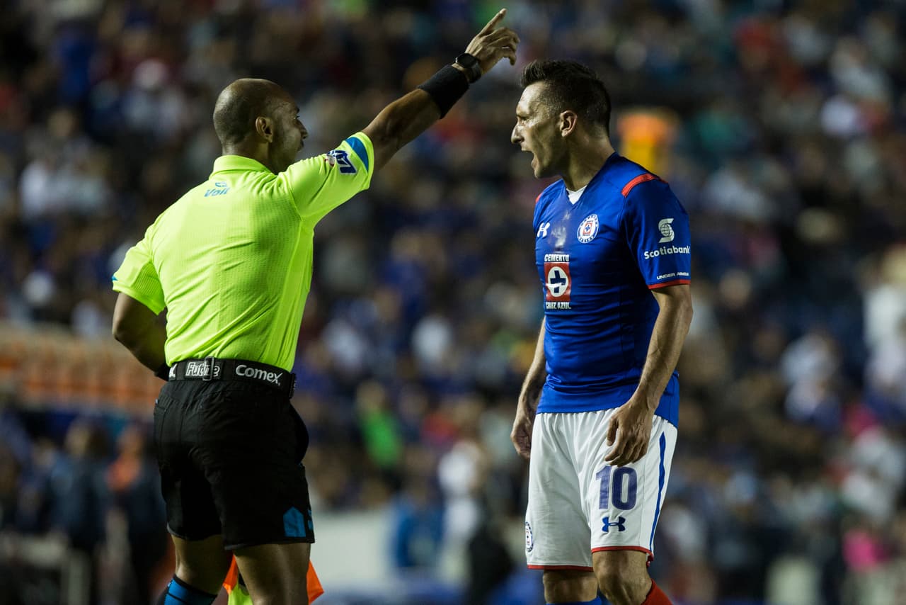 Con Cruz Azul nadie puede dar por concretado nada hasta que el árbitro de el silbatazo final.