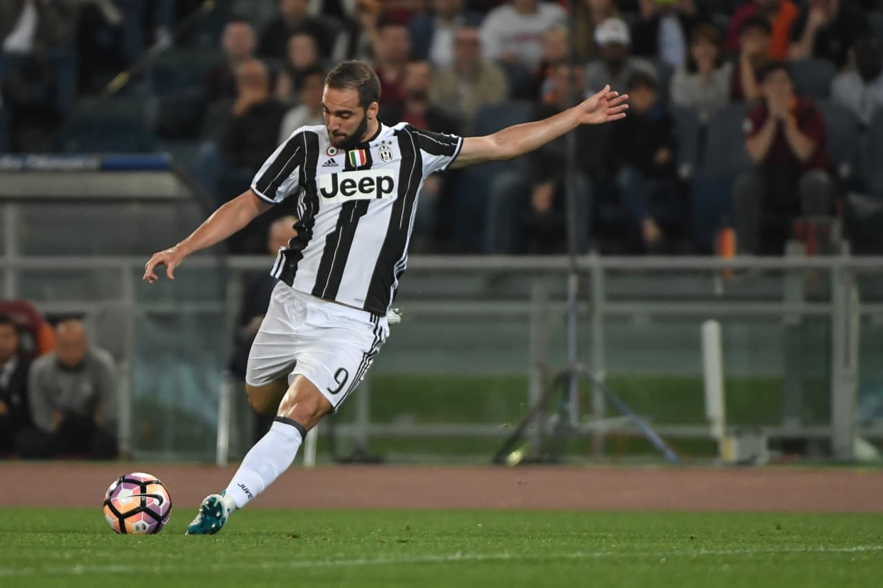 La excelente temporada de Gonzalo Higuaín también le ganó el llamado personal de Sampaoli.