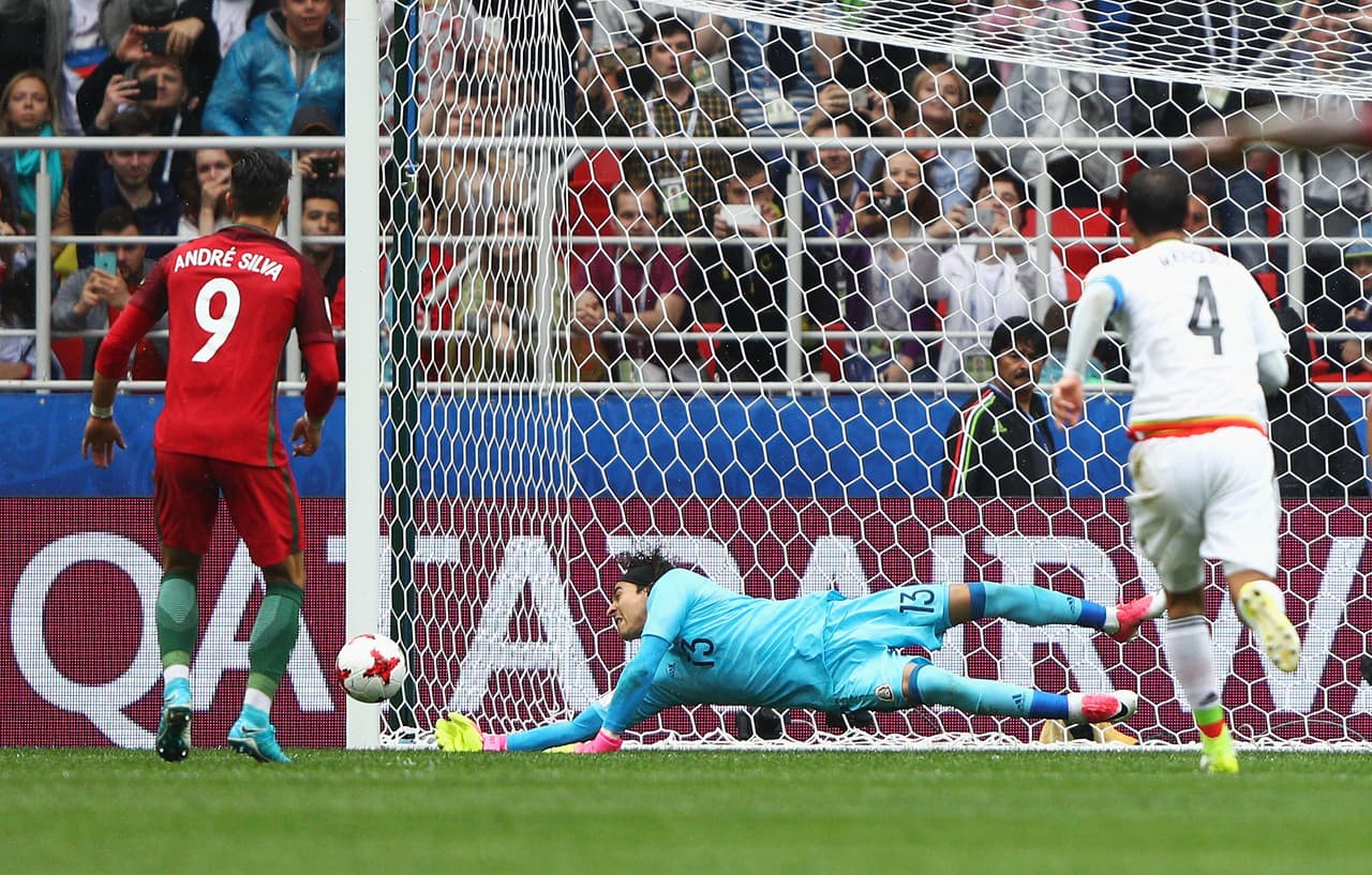 MOSCOW, RUSSIA - JULY 02: Guillermo Ochoa of Mexico saves Andre Silva of Portugal penalty during the FIFA Confederations Cup Russia 2017 Play-Off for Third Place between Portugal and Mexico at Spartak Stadium on July 2, 2017 in Moscow, Russia. (Photo by Ian Walton/Getty Images)