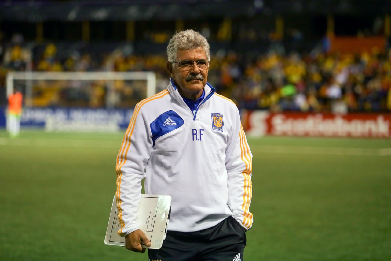 "Trato de pedirle a todos el ser 100% profesionales, yo quierohacer bien las cosas, yo doy todo, no me quedo con nada, por eso le pido a la gente que haga lo mismo y cuando no lo hacen, es cuando tenemos problemas", una frase que describe al 'Tuca' a la perfección.