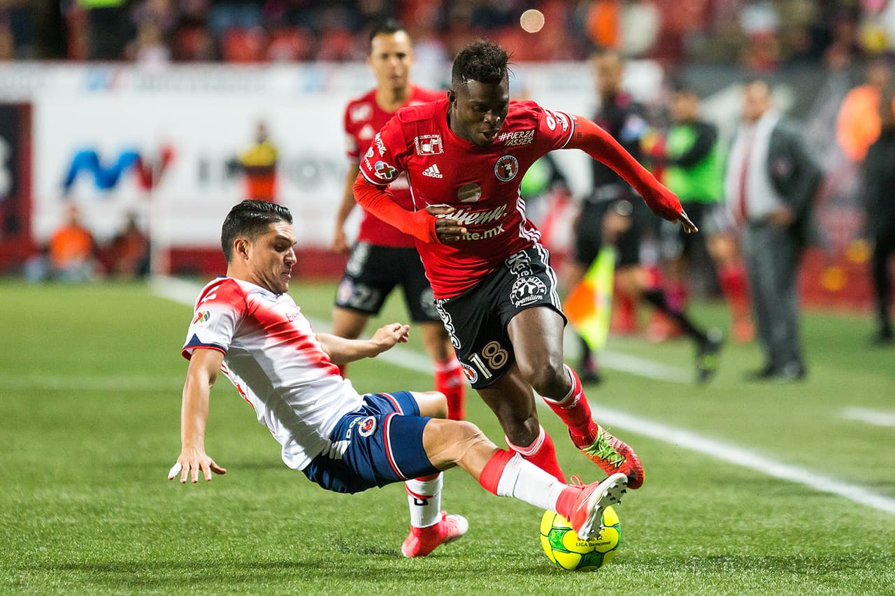 Jesús Paganoni - 7 puntos: El defensor de los Tiburones Rojos fue pieza clave para que su equipo derrotara 2 - 0 a Puebla.