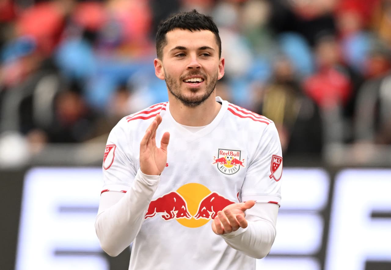Lewis Morgan fue el autor de un triplete para New York Red Bulls en su visita a Toronto FC: el partido finalizó 4-1.
<br>