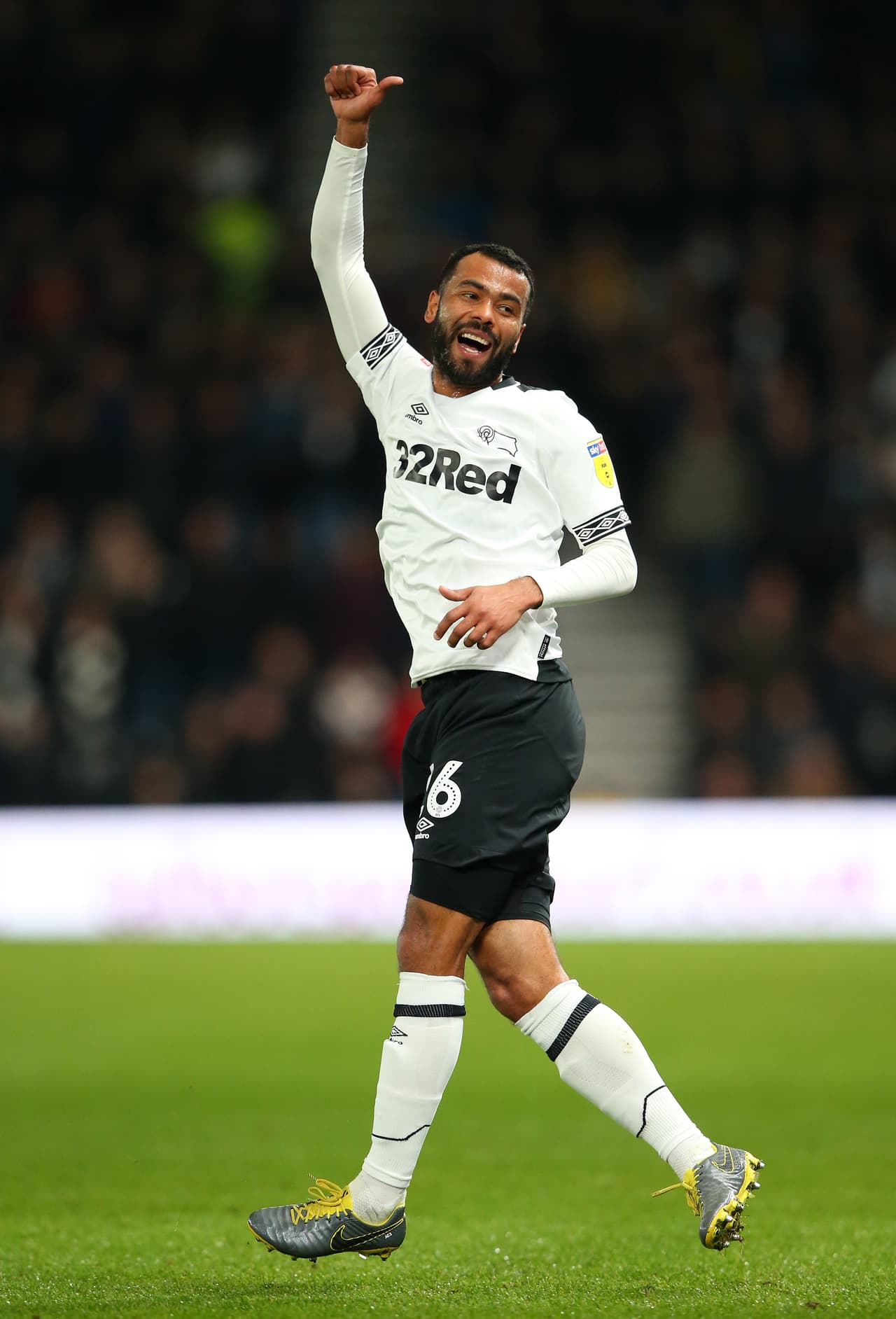 Ashley Cole tuvo una carrera remarcable como lateral zurdo y fue el mejor socio de David Beckham sobre el césped.