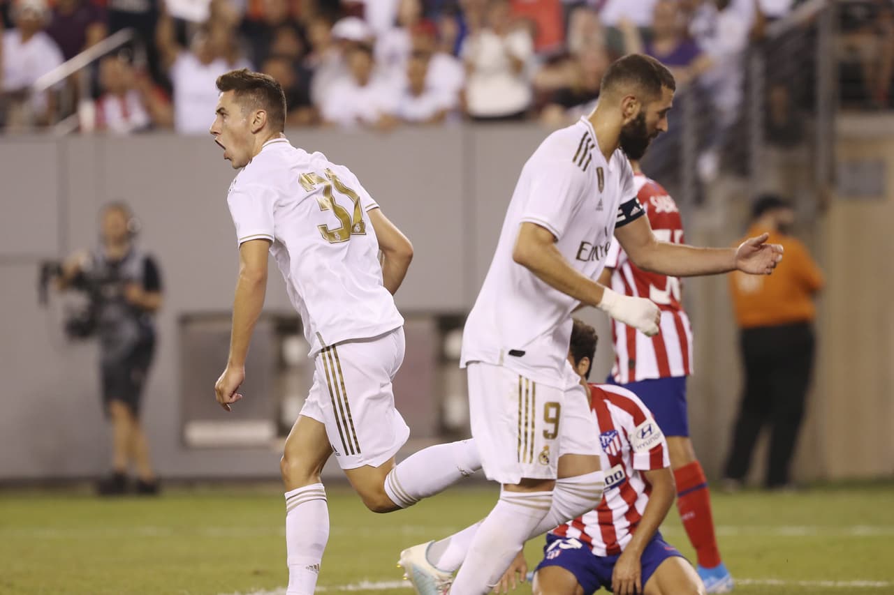 Javi Hernández y Karim Benzema anotaron para el Real Madrid