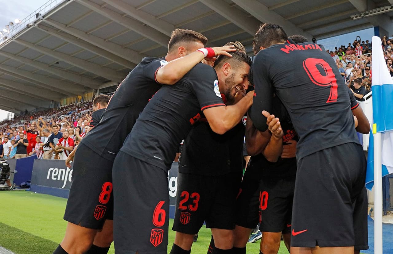 Sufrida victoria se llevan los colchoneros a casa.