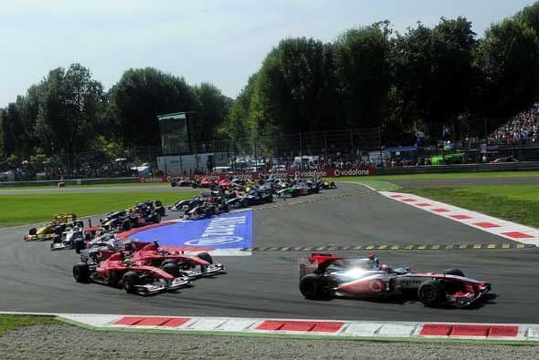 El Mercedes-McLaren de Button encabezó el pelotón del Gran Premio de Italia, pero no pudo ante el embate de los Ferrari.