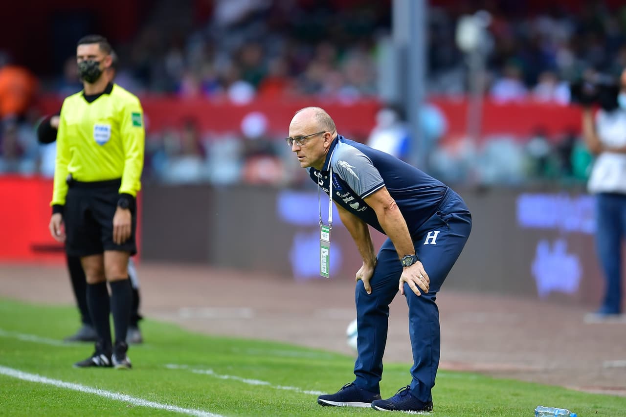 Las dudas sobre la continuidad de Fabián Coito crecen.