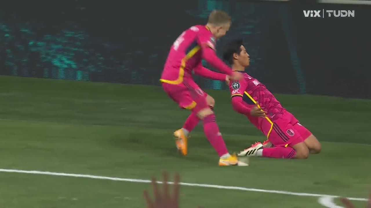 ¡Es la ventaja! Kijima la manda guardar para el 2-1 de St. Louis