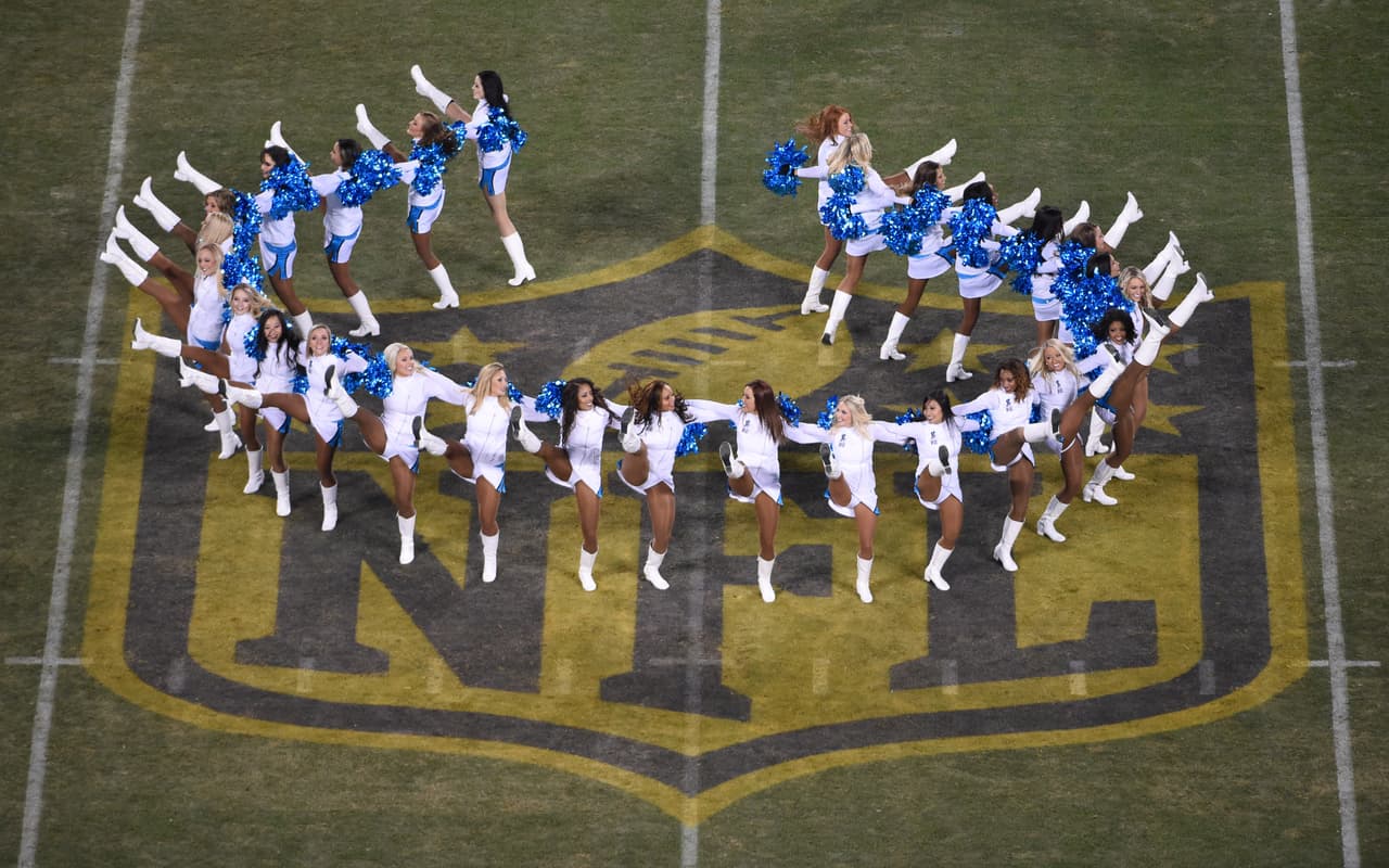 Los equipos locales ganaron, así que tendremos a estas bellezas de los Panthers y Broncos en el Super Bowl 50. Checa las mejores tomas de ellas en los Campeonatos de Conferencias.