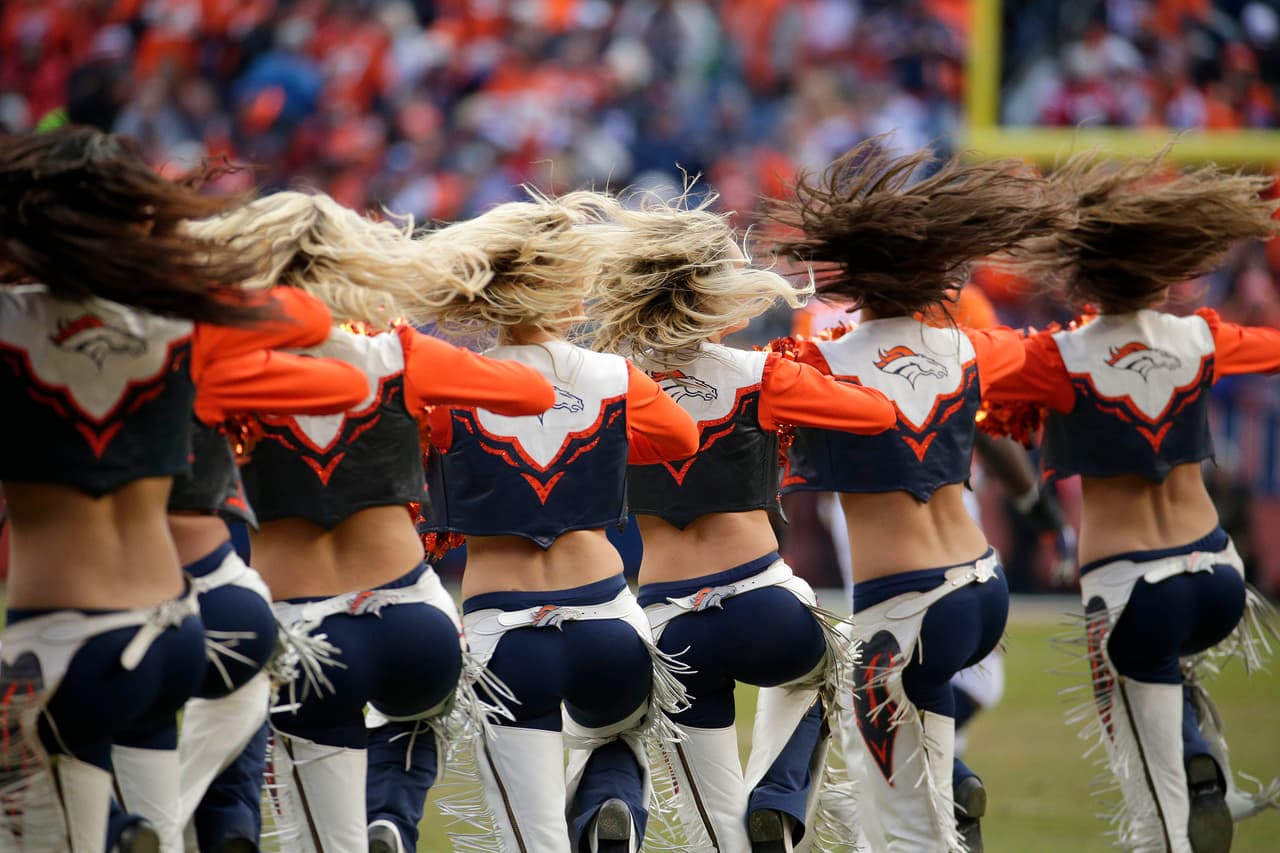 Los equipos locales ganaron, así que tendremos a estas bellezas de los Panthers y Broncos en el Super Bowl 50. Checa las mejores tomas de ellas en los Campeonatos de Conferencias.