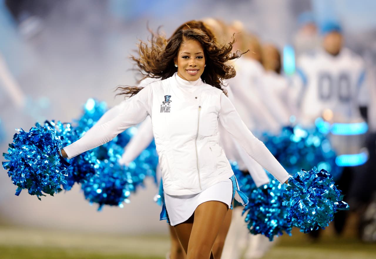 Los equipos locales ganaron, así que tendremos a estas bellezas de los Panthers y Broncos en el Super Bowl 50. Checa las mejores tomas de ellas en los Campeonatos de Conferencias.